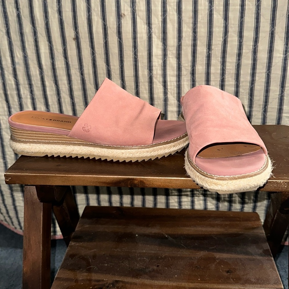 EUC Lucky Brand Naydne pink leather espadrille slide sandals sz 7